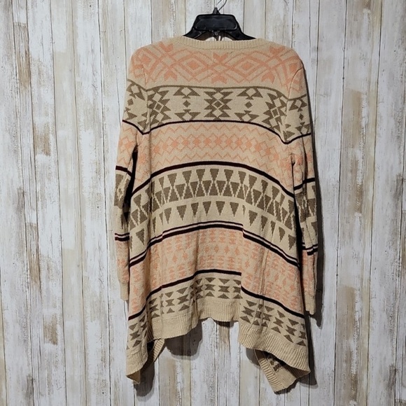 Active Design in Los Angles Aztec Southwest Tribal Print Cardigan - Picture 2 of 5
